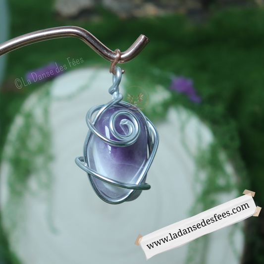 Pendentif d’Améthyste Rubannée